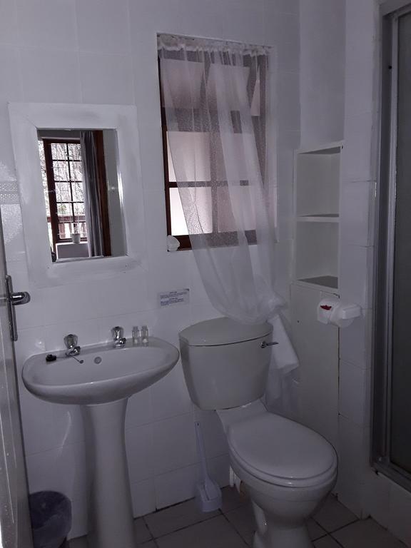 Guesthouse 80 On Main Knysna Bagian luar foto