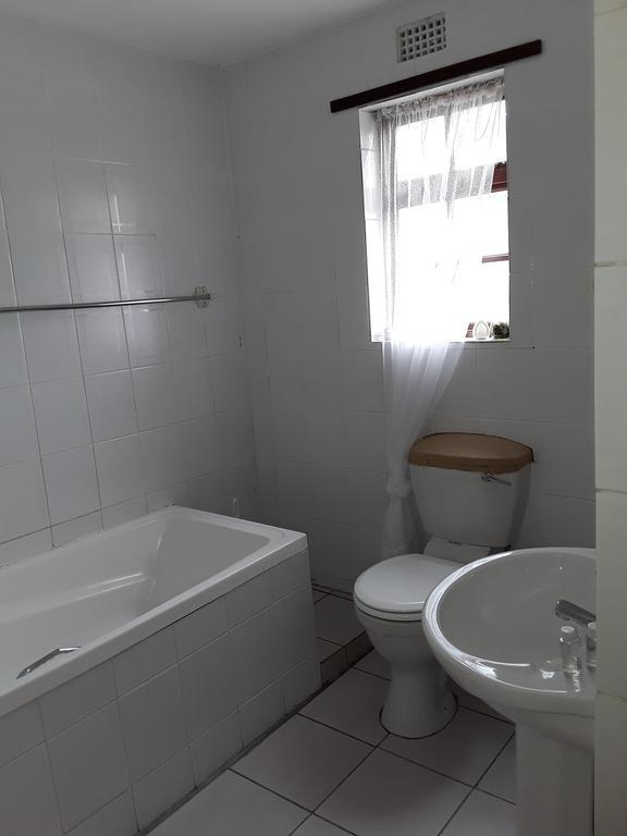 Guesthouse 80 On Main Knysna Bagian luar foto